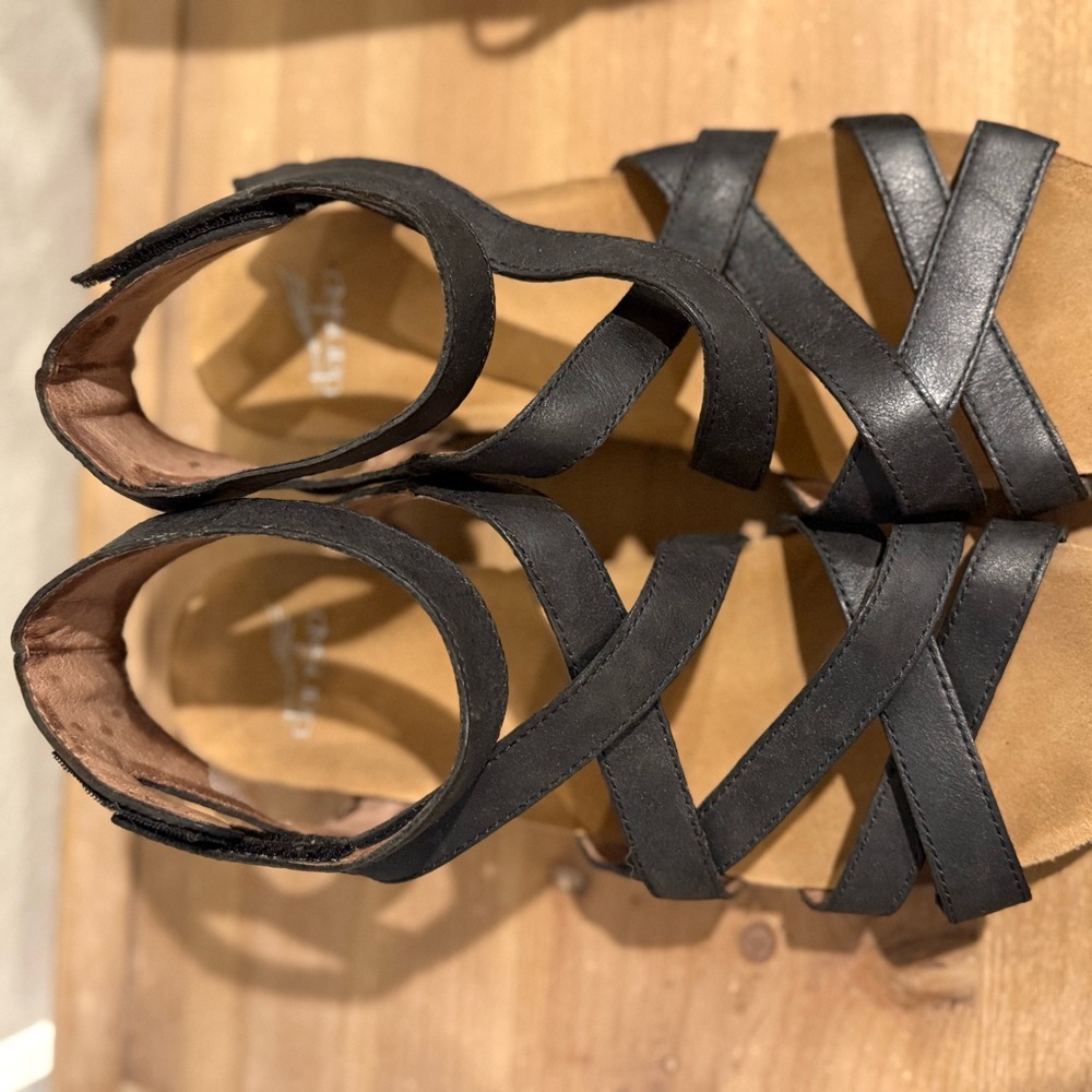 Dansko Black and Tan Strappy Sandals